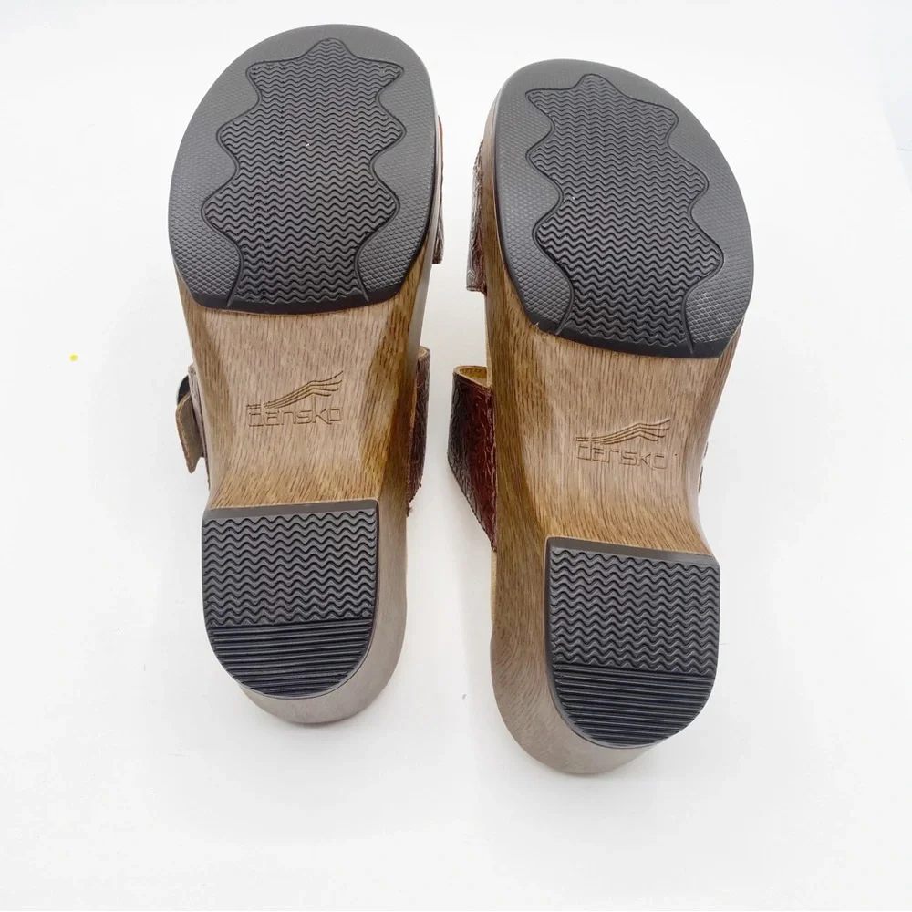 Dansko Brown Tan Sandals Shoe Platform Wedge Slide Comfy Adjustable Buckle Sz9